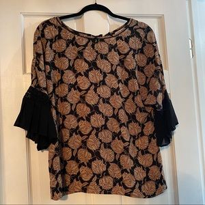 DR2 Bell Sleeve top